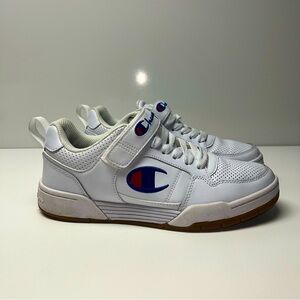 Champion White Logo Sneaker | Boy size 5Y / Women’s size 7 | White Blue Red Tan